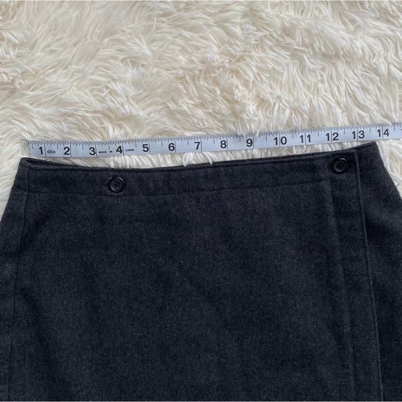 Gap Front Wrap Wool Skirt, size 4 - Picture 4 of 6